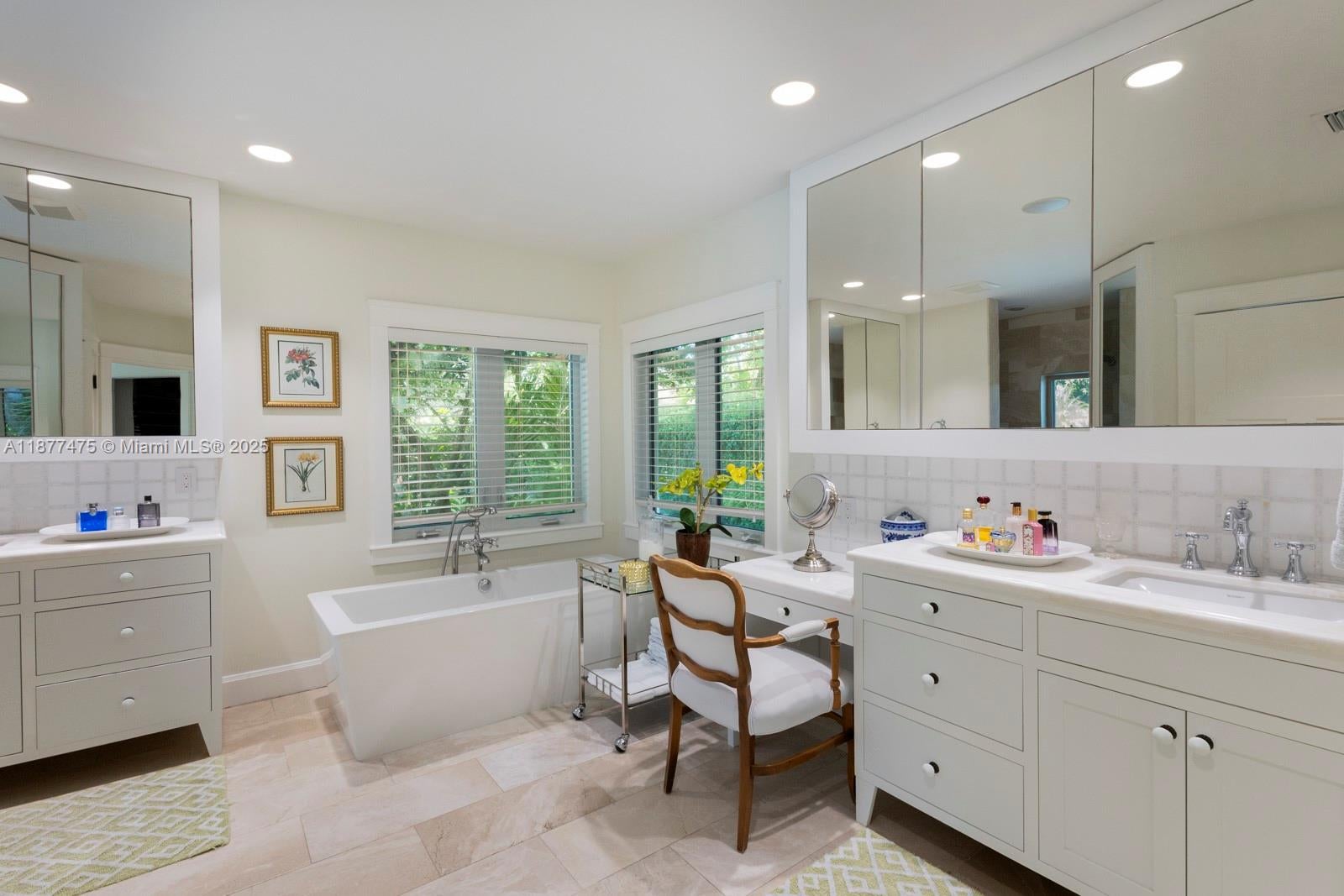 Pinecrest, Florida, 33156, United States, 4 Bedrooms Bedrooms, ,4 BathroomsBathrooms,Residential,Active,1944078