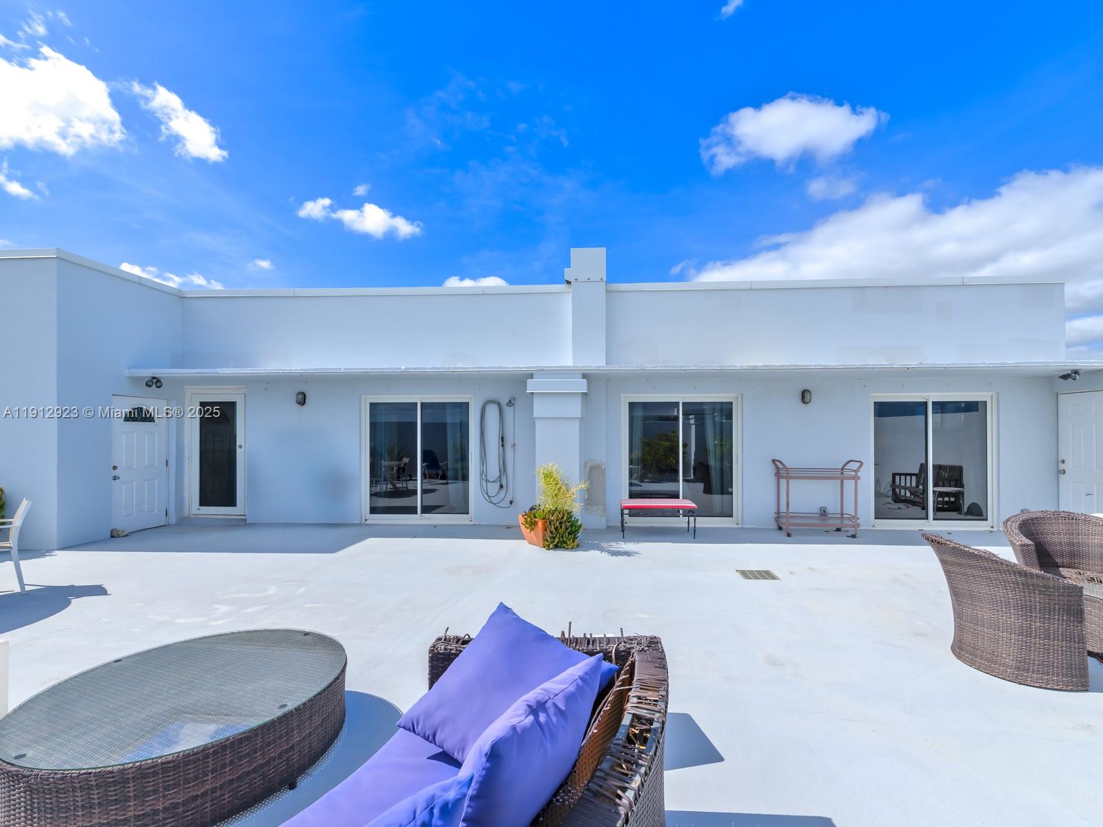 Hollywood, Florida, 33019, United States, 3 Bedrooms Bedrooms, ,3 BathroomsBathrooms,Residential,Active,1992553