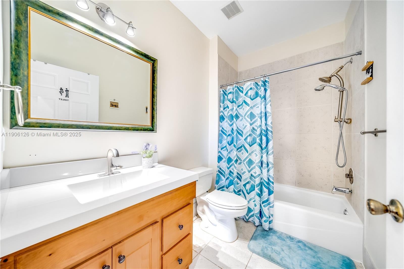 Hollywood, Florida, 33019, United States, 3 Bedrooms Bedrooms, ,3 BathroomsBathrooms,Residential,Active,1985592