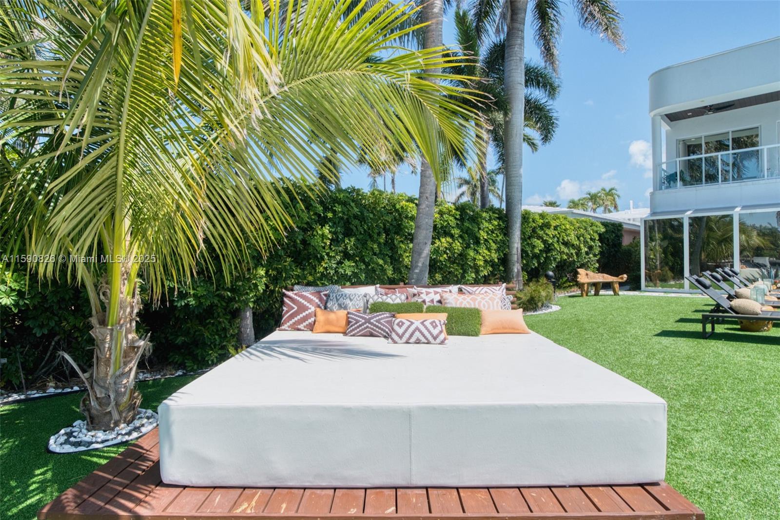 Hollywood, Florida, 33019, United States, 6 Bedrooms Bedrooms, ,6 BathroomsBathrooms,Residential,Pending,1756815