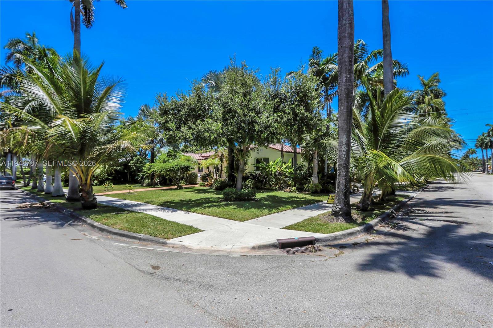 Hollywood, Florida, 33019, United States, 4 Bedrooms Bedrooms, ,4 BathroomsBathrooms,Residential,Active,2011455