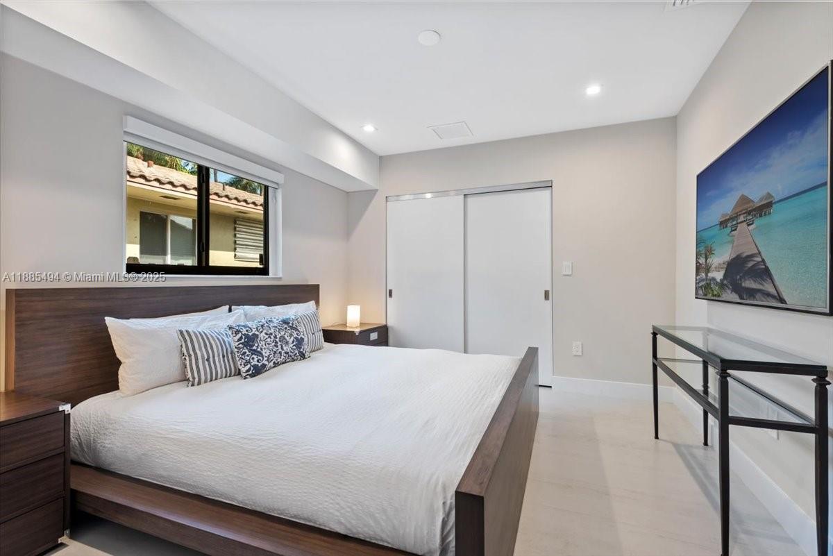 Hollywood, Florida, 33019, United States, 4 Bedrooms Bedrooms, ,4 BathroomsBathrooms,Residential,Active,1952986