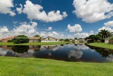 6408 COUNTRY FAIR CIR, BOYNTON BEACH, FL 33437, photo 2 of 36