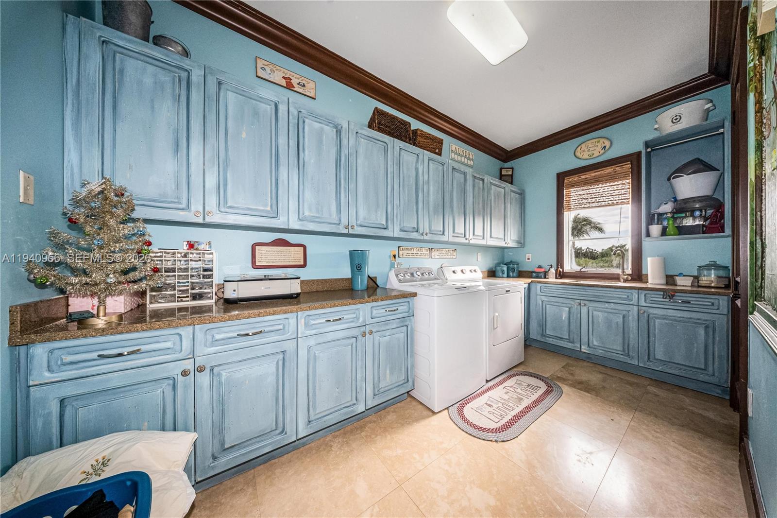 Miami, Florida, 33143, United States, 7 Bedrooms Bedrooms, ,8 BathroomsBathrooms,Residential,Active,2011877