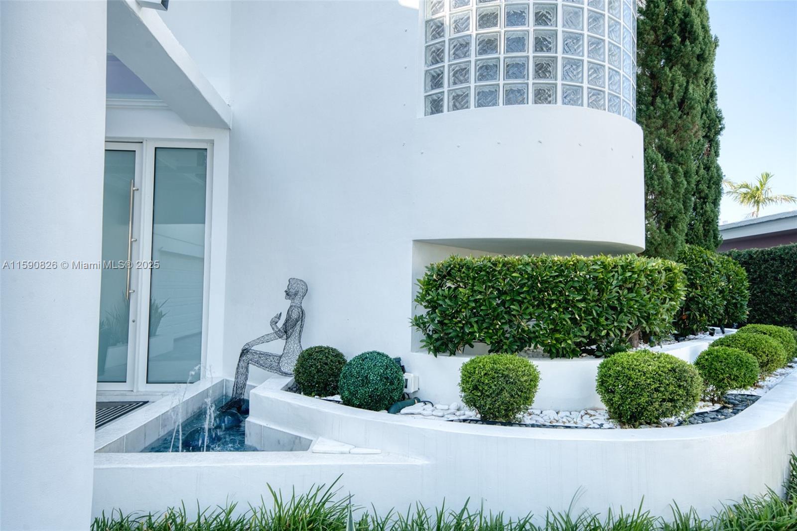 Hollywood, Florida, 33019, United States, 6 Bedrooms Bedrooms, ,6 BathroomsBathrooms,Residential,Pending,1756815