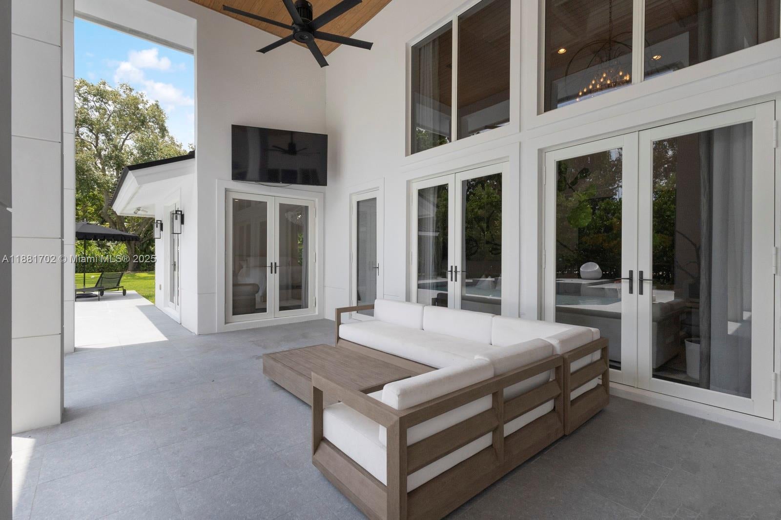 Pinecrest, Florida, 33156, United States, 5 Bedrooms Bedrooms, ,6 BathroomsBathrooms,Residential,Active,1945522