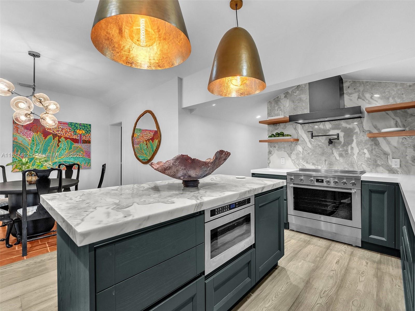 Hollywood, Florida, 33019, United States, 4 Bedrooms Bedrooms, ,6 BathroomsBathrooms,Residential,Active,1946512