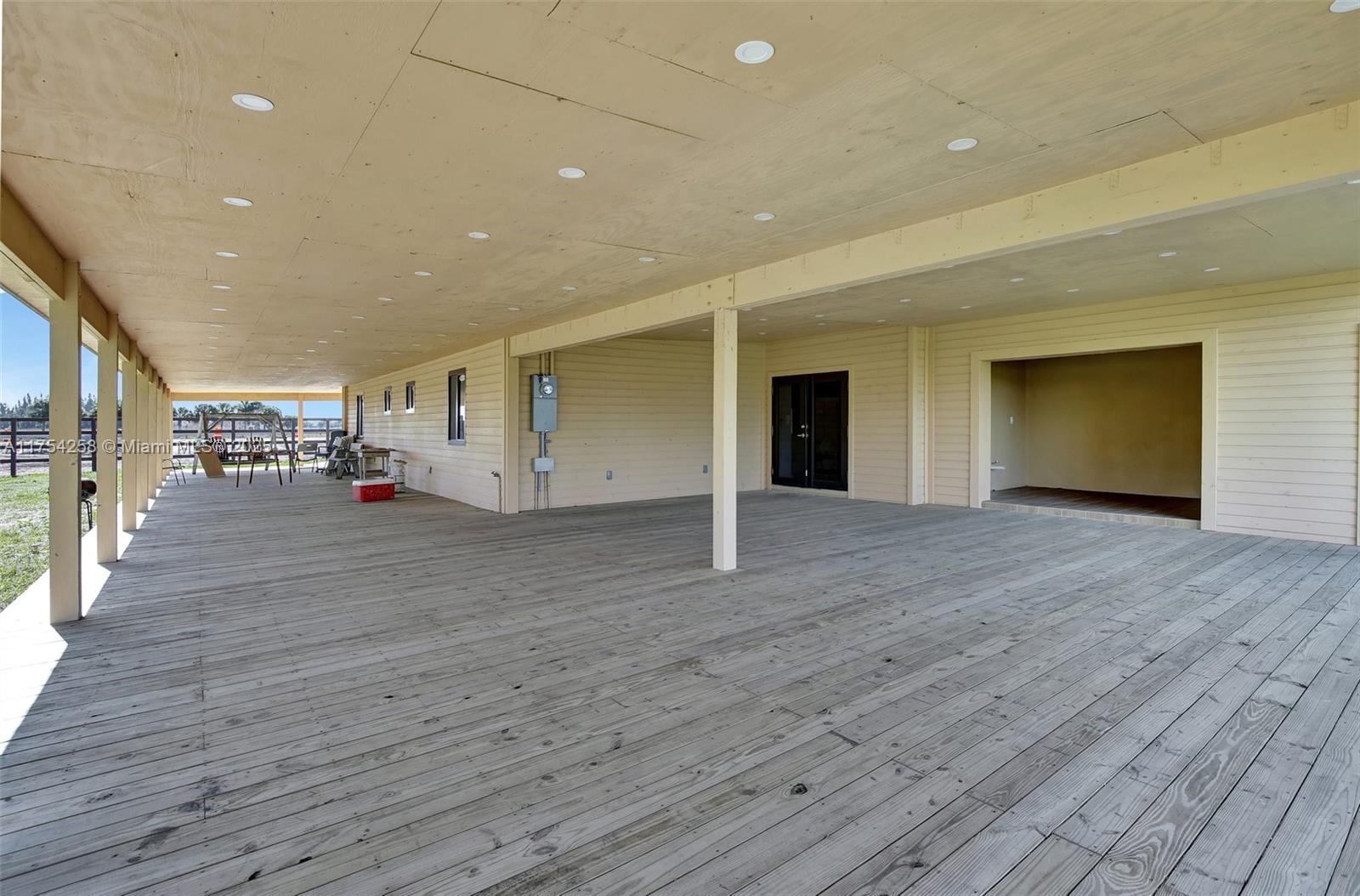 Miramar, Florida, 33027, United States, 5 Bedrooms Bedrooms, ,5 BathroomsBathrooms,Residential,Active,1718866