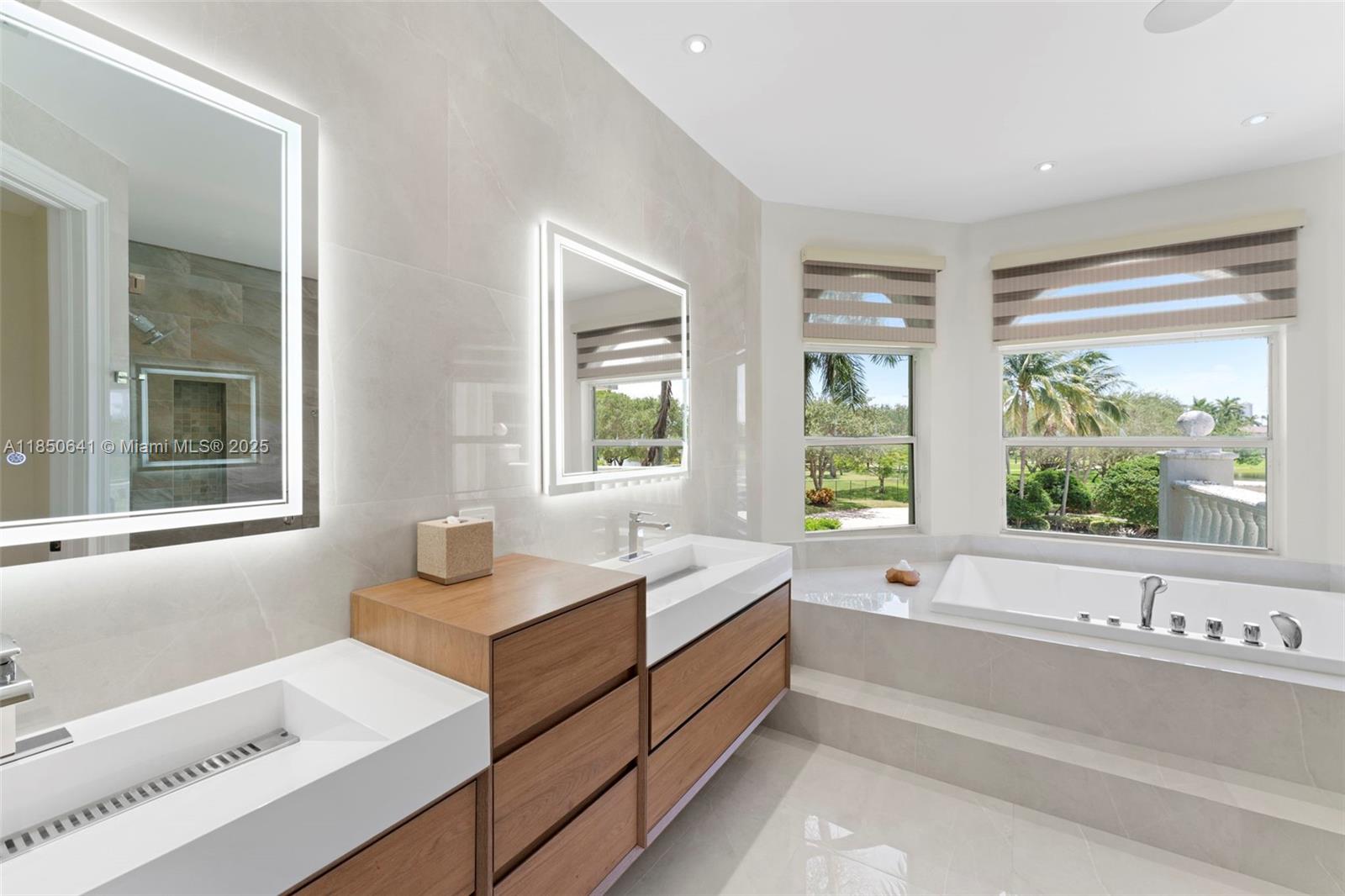 Hollywood, Florida, 33019, United States, 6 Bedrooms Bedrooms, ,6 BathroomsBathrooms,Residential,Active,1905103