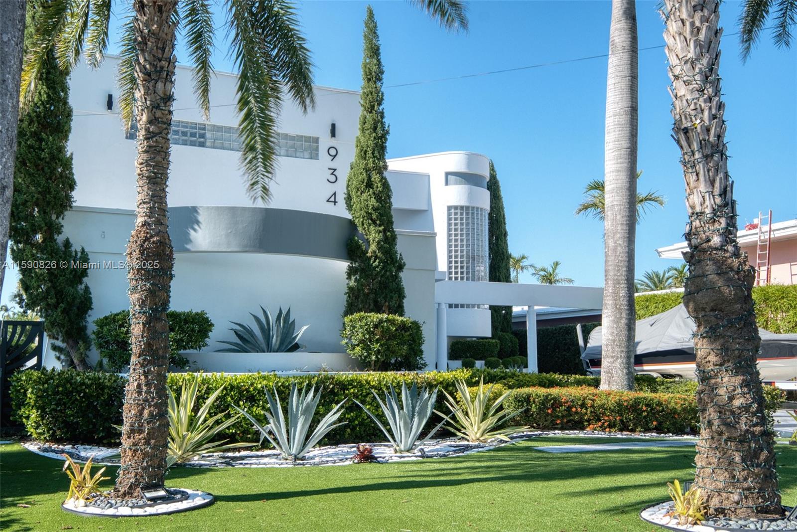 Hollywood, Florida, 33019, United States, 6 Bedrooms Bedrooms, ,6 BathroomsBathrooms,Residential,Pending,1756815