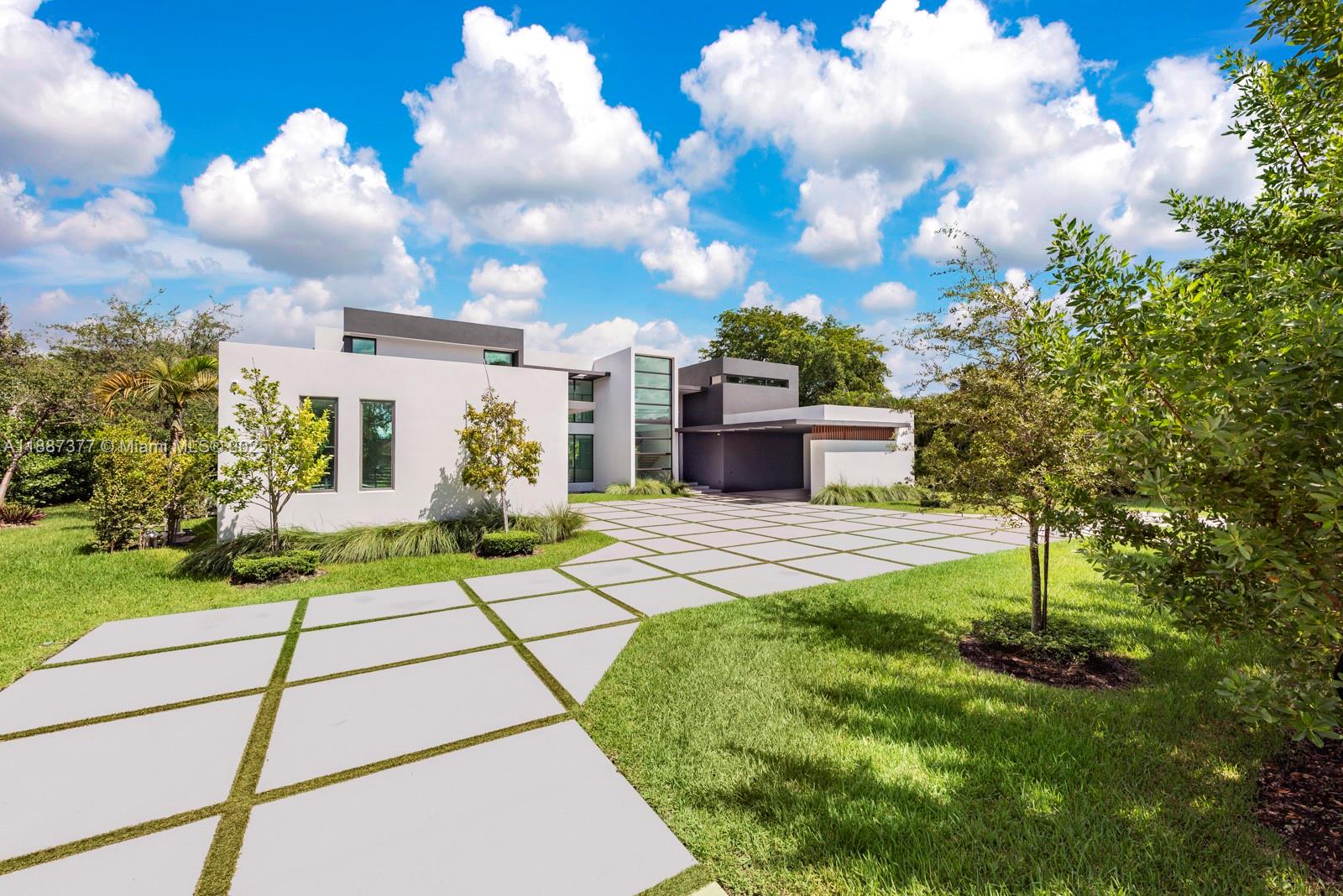Pinecrest, Florida, 33156, United States, 8 Bedrooms Bedrooms, ,9 BathroomsBathrooms,Residential,Active,1953256