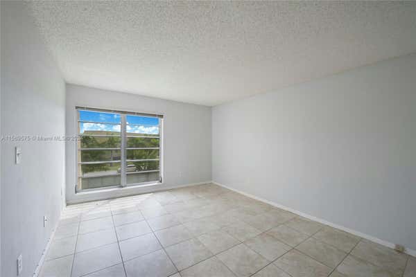 9180 FONTAINEBLEAU BLVD APT 306, MIAMI, FL 33172, photo 4 of 12