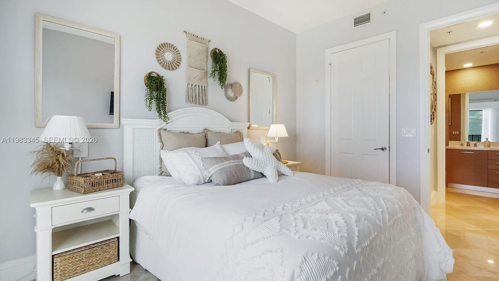 Lauderdale By The Sea, Florida, 33308, United States, 2 Bedrooms Bedrooms, ,2 BathroomsBathrooms,Residential,Active,2026763