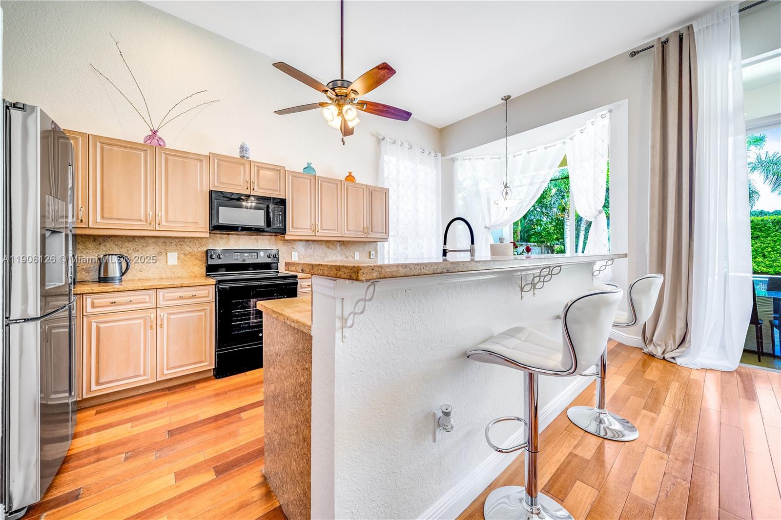 Hollywood, Florida, 33019, United States, 3 Bedrooms Bedrooms, ,3 BathroomsBathrooms,Residential,Active,1985592