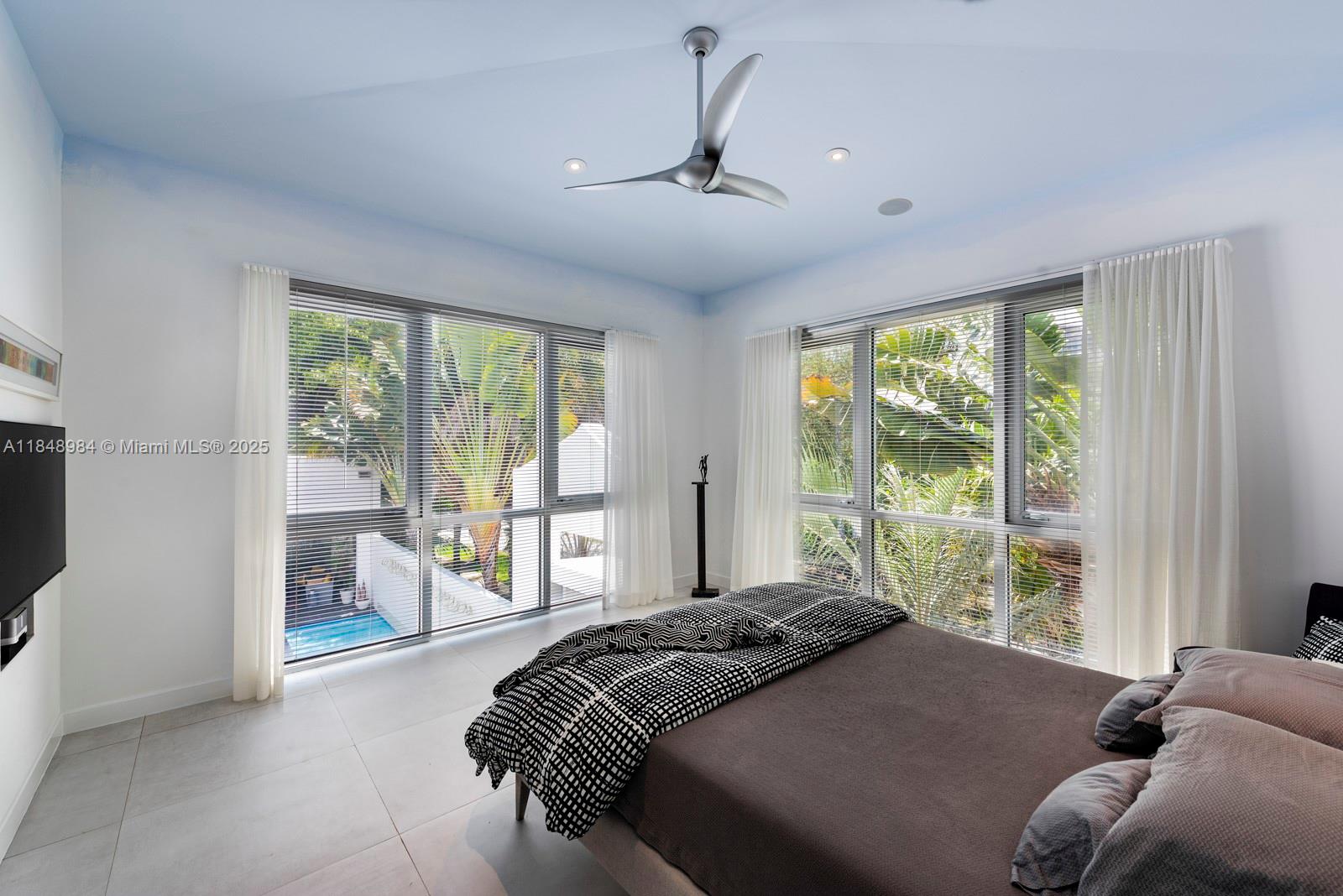 Miami, Florida, 33133, United States, 3 Bedrooms Bedrooms, ,3 BathroomsBathrooms,Residential,Active,1903203
