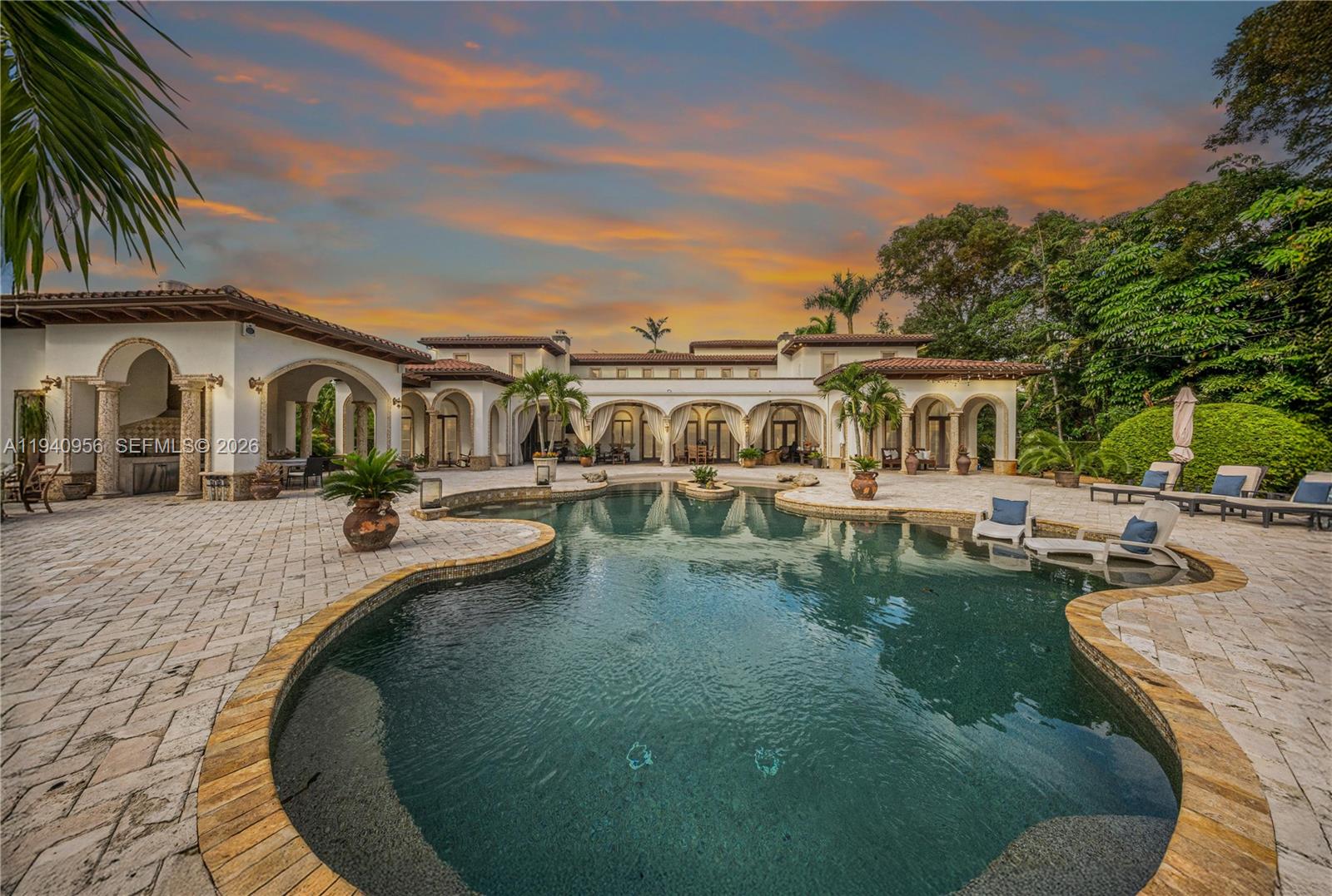 Miami, Florida, 33143, United States, 7 Bedrooms Bedrooms, ,8 BathroomsBathrooms,Residential,Active,2011877