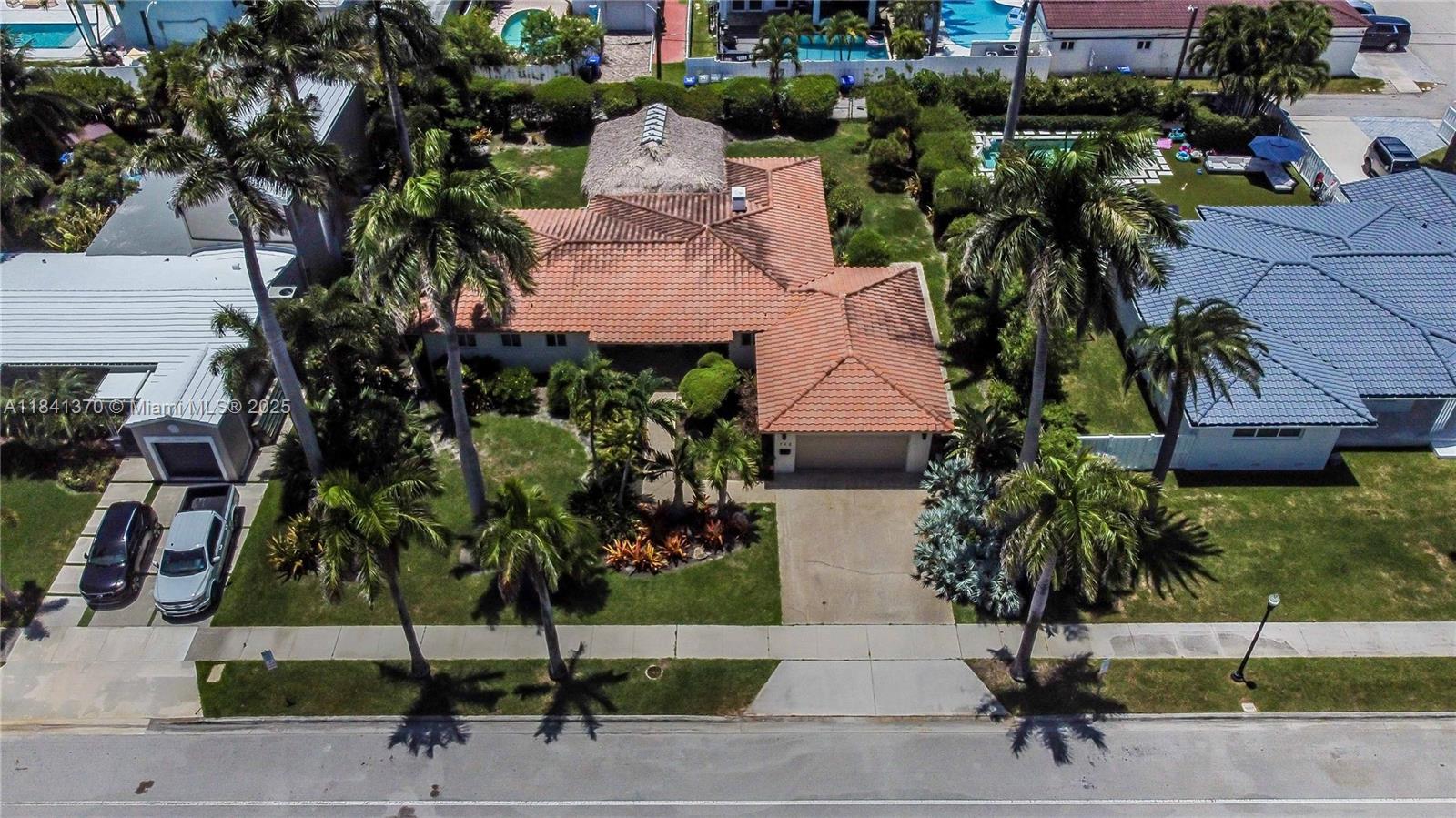 Hollywood, Florida, 33019, United States, 3 Bedrooms Bedrooms, ,3 BathroomsBathrooms,Residential,Active,1893232