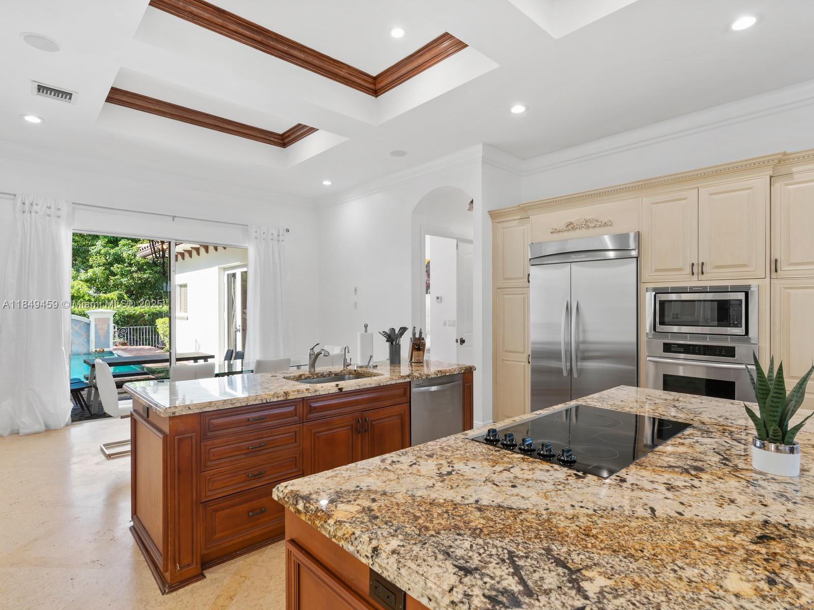 Hollywood, Florida, 33019, United States, 5 Bedrooms Bedrooms, ,3 BathroomsBathrooms,Residential,Active,1904697