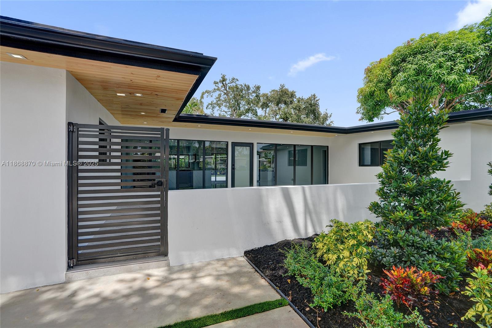 North Miami Beach, Florida, 33179, United States, 5 Bedrooms Bedrooms, ,4 BathroomsBathrooms,Residential,Active,1934804