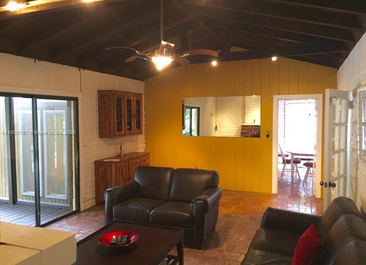 South Miami, Florida, 33143, United States, 4 Bedrooms Bedrooms, ,4 BathroomsBathrooms,Residential,Active,1800158