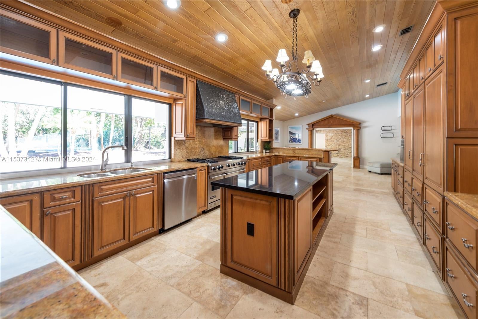 Weston, Florida, 33331, United States, ,5 BathroomsBathrooms,Residential,Active,1702942