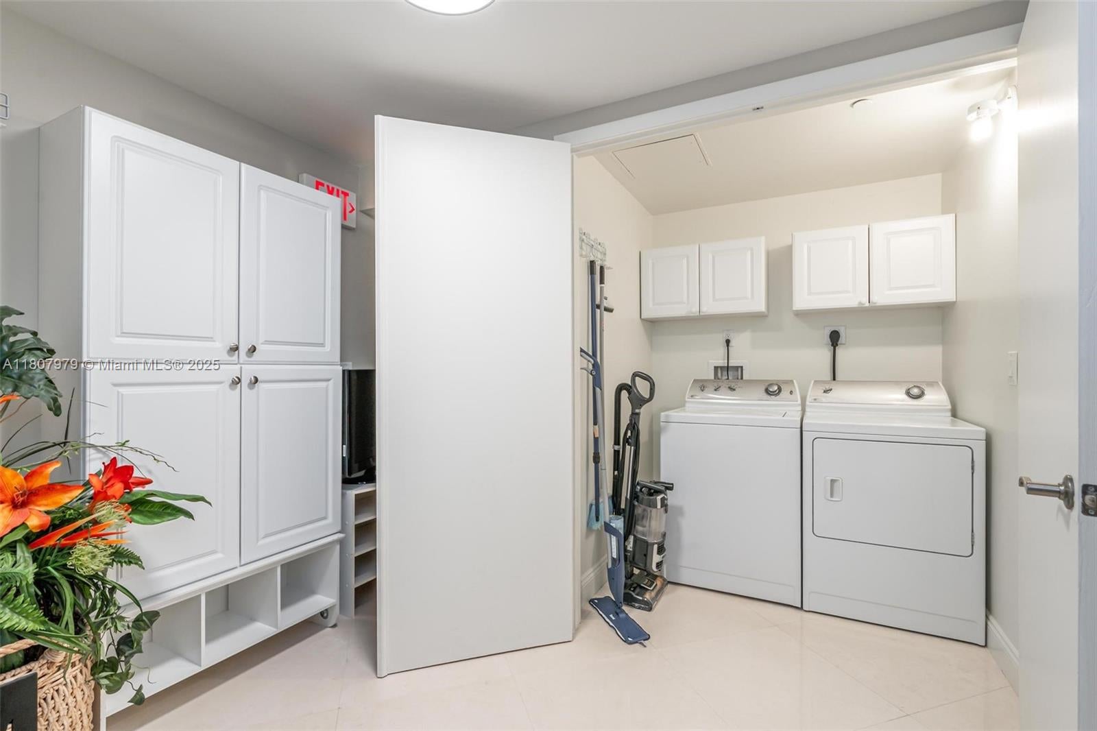 Fort Lauderdale, Florida, 33316, United States, 3 Bedrooms Bedrooms, ,4 BathroomsBathrooms,Residential,Active,1944099