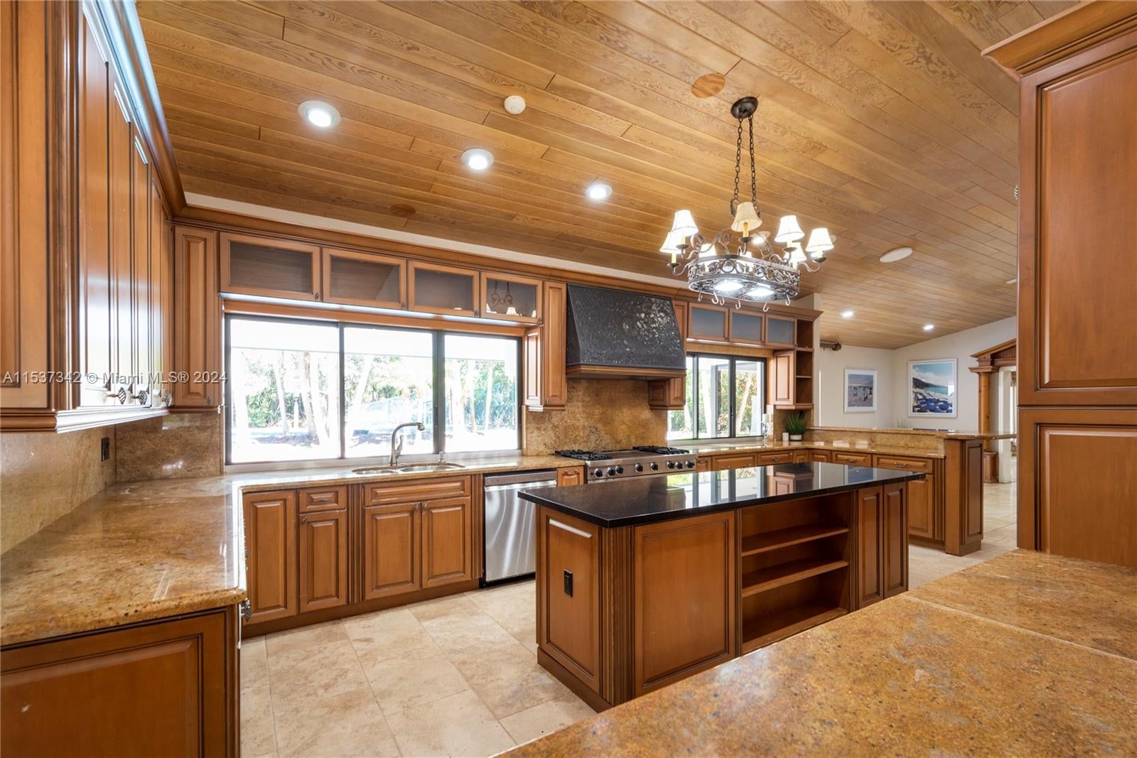Weston, Florida, 33331, United States, ,5 BathroomsBathrooms,Residential,Active,1702942