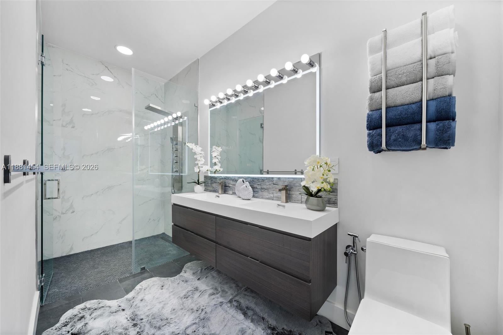 Hollywood, Florida, 33019, United States, 3 Bedrooms Bedrooms, ,3 BathroomsBathrooms,Residential,Active,1998579