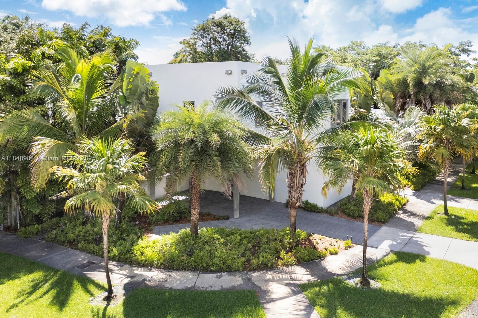 Miami, Florida, 33133, United States, 3 Bedrooms Bedrooms, ,3 BathroomsBathrooms,Residential,Active,1903203
