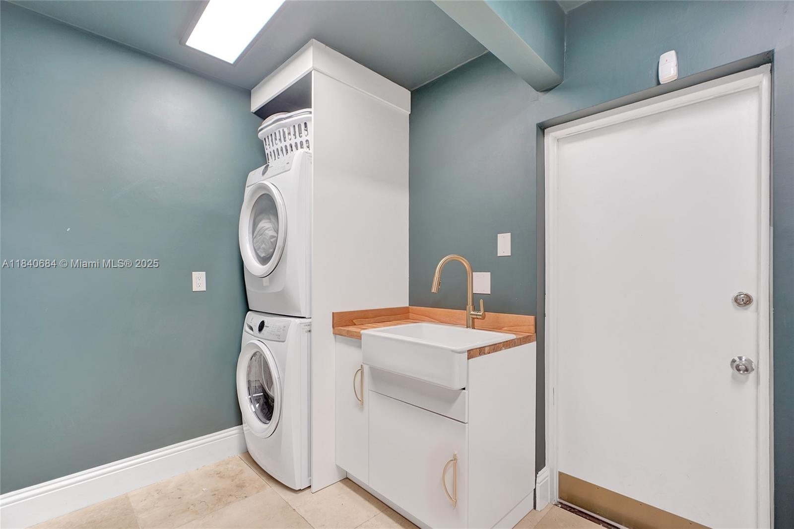 Miami, Florida, 33176, United States, 6 Bedrooms Bedrooms, ,4 BathroomsBathrooms,Residential,Active,1892592