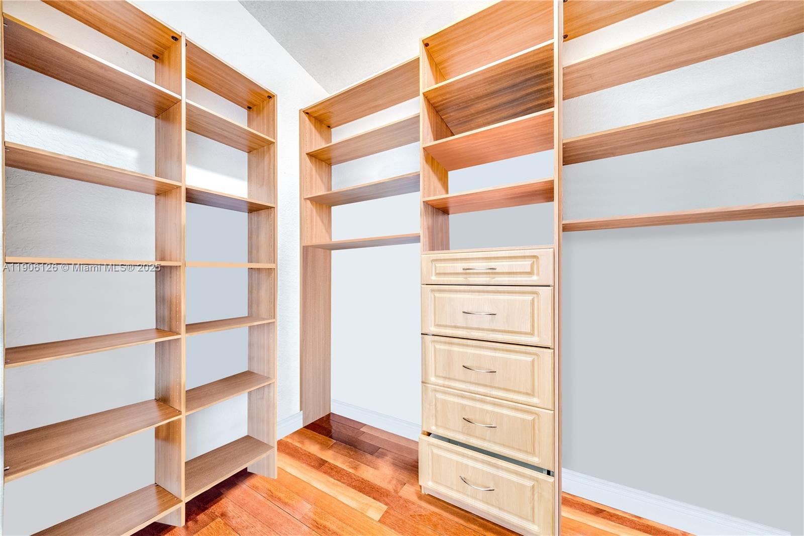 Hollywood, Florida, 33019, United States, 3 Bedrooms Bedrooms, ,3 BathroomsBathrooms,Residential,Active,1985592