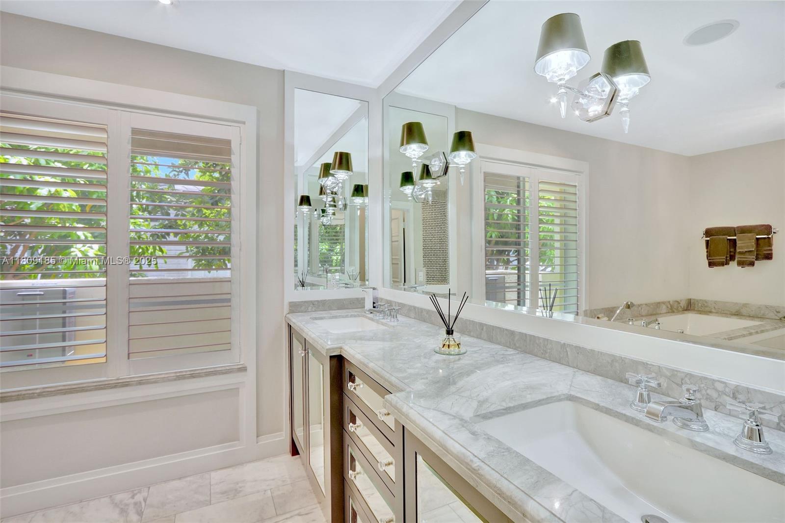 Coral Gables, Florida, 33134, United States, ,4 BathroomsBathrooms,Residential,Active,1828982