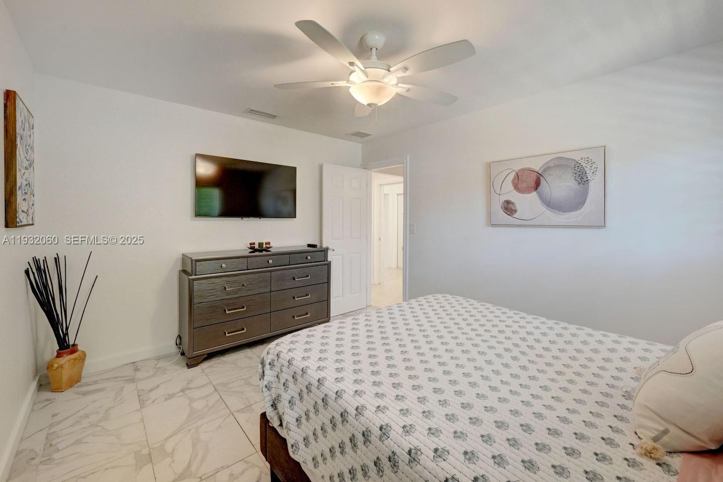 Hollywood, Florida, 33019, United States, 4 Bedrooms Bedrooms, ,2 BathroomsBathrooms,Residential,Active,2006944