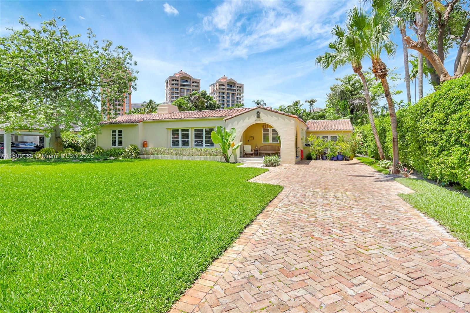 Coral Gables, Florida, 33134, United States, ,4 BathroomsBathrooms,Residential,Active,1828982