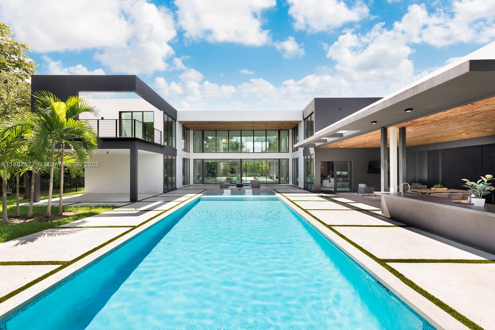 Pinecrest, Florida, 33156, United States, 8 Bedrooms Bedrooms, ,9 BathroomsBathrooms,Residential,Active,1953256