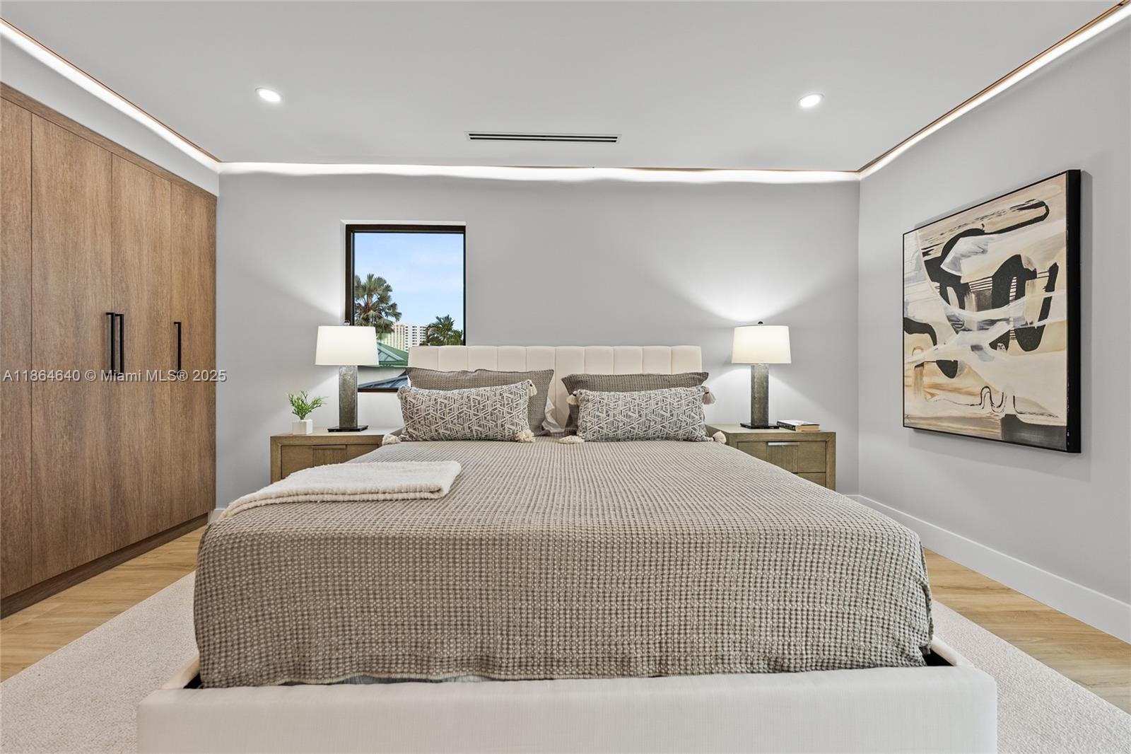 Fort Lauderdale, Florida, 33308, United States, 5 Bedrooms Bedrooms, ,4 BathroomsBathrooms,Residential,Active,1927651