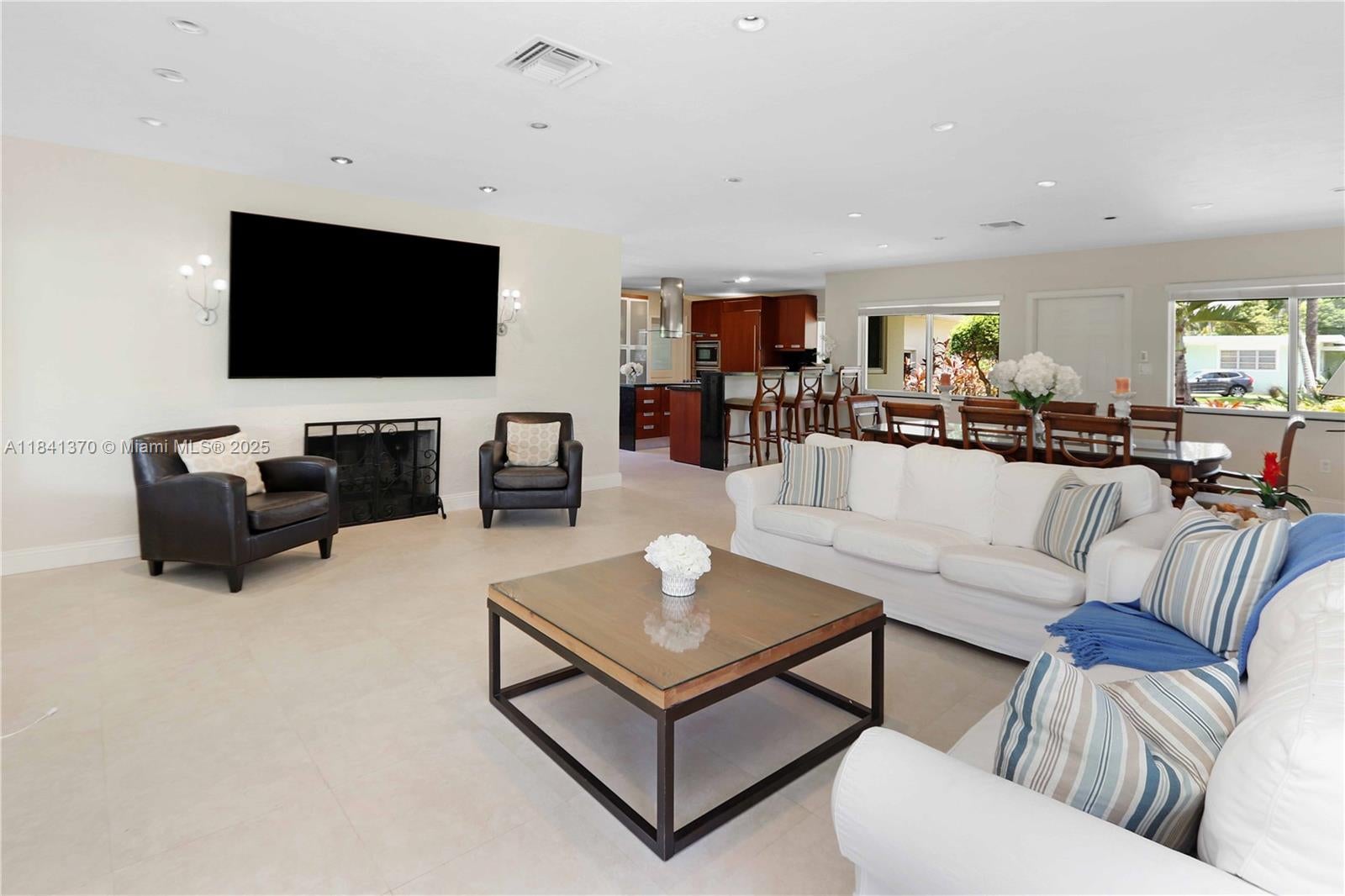 Hollywood, Florida, 33019, United States, 3 Bedrooms Bedrooms, ,3 BathroomsBathrooms,Residential,Active,1893232