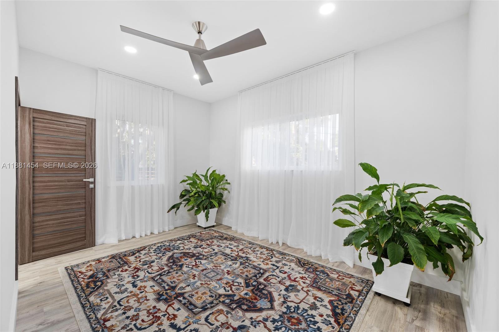 Hollywood, Florida, 33019, United States, 3 Bedrooms Bedrooms, ,3 BathroomsBathrooms,Residential,Active,1998579