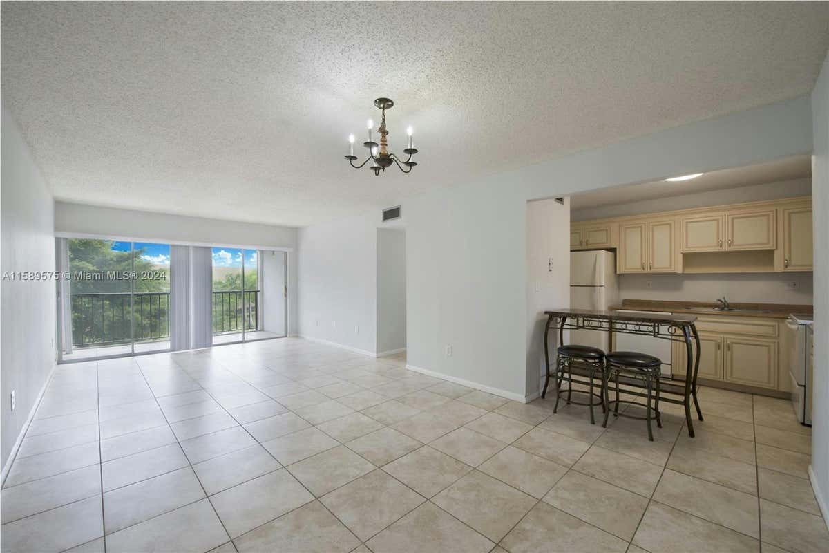 9180 FONTAINEBLEAU BLVD APT 306, MIAMI, FL 33172, photo 1 of 12