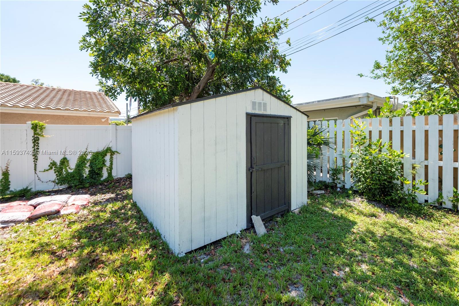 Fort Lauderdale, Florida, 33316, United States, 3 Bedrooms Bedrooms, ,3 BathroomsBathrooms,Residential,Active,1703671