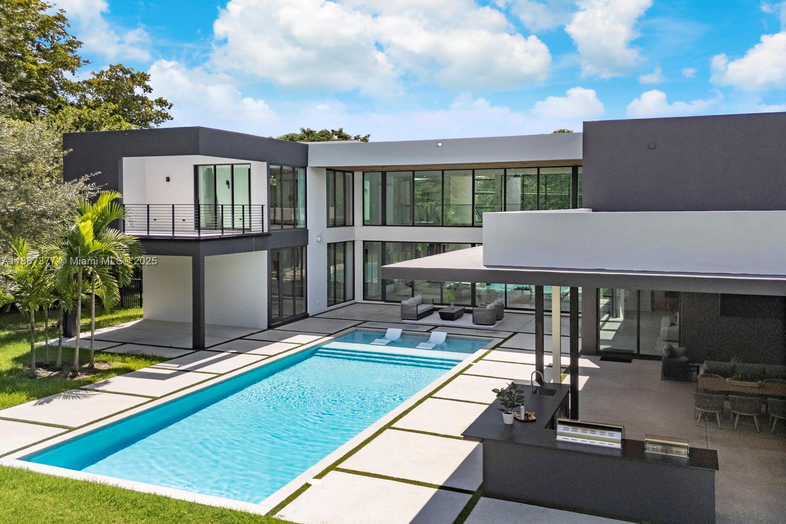 Pinecrest, Florida, 33156, United States, 8 Bedrooms Bedrooms, ,9 BathroomsBathrooms,Residential,Active,1953256