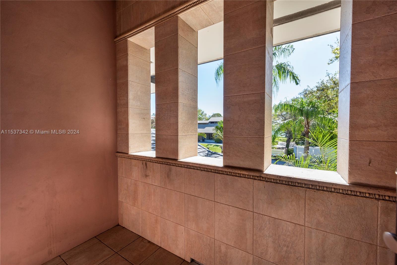 Weston, Florida, 33331, United States, ,5 BathroomsBathrooms,Residential,Active,1702942