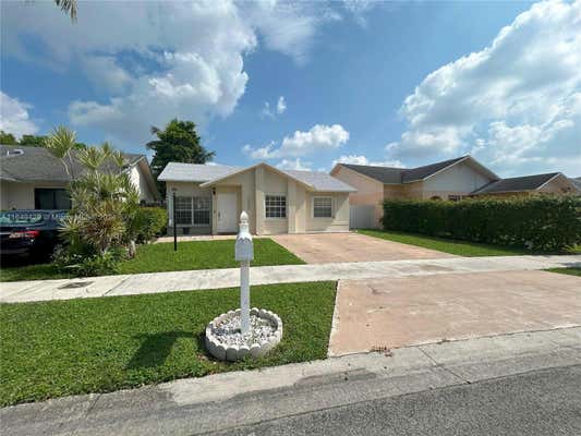 10409 SW 211TH ST, CUTLER BAY, FL 33189, photo 2 of 29