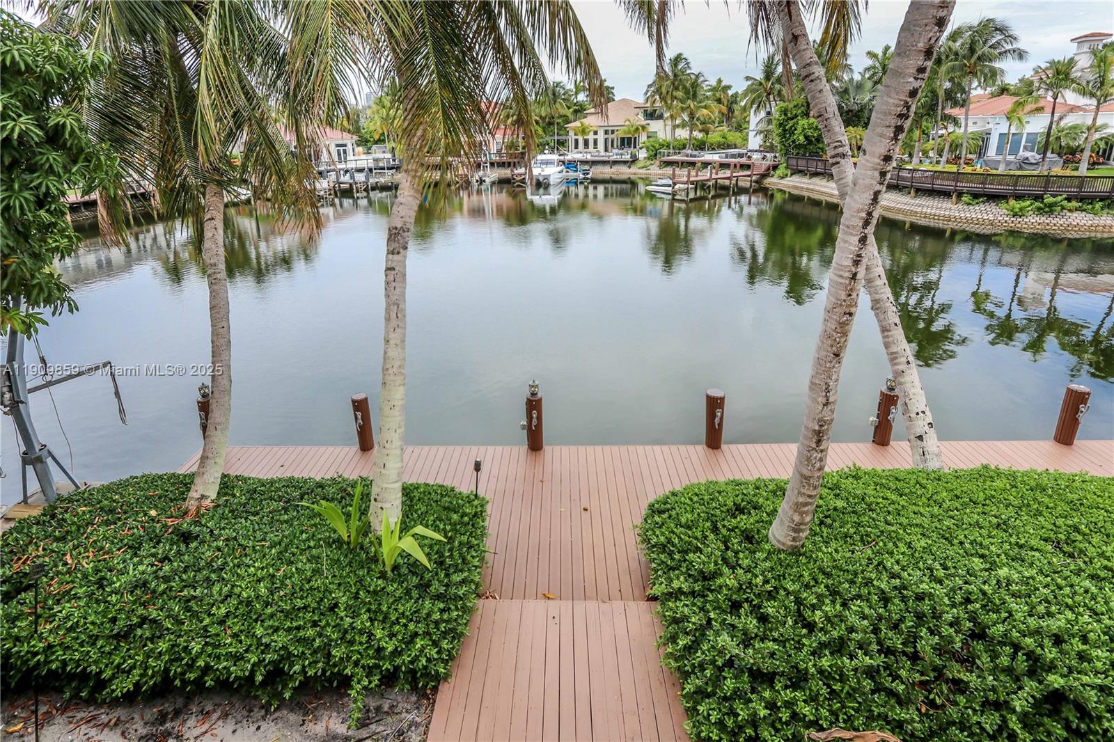 Hollywood, Florida, 33019, United States, 5 Bedrooms Bedrooms, ,4 BathroomsBathrooms,Residential,Active,1988418