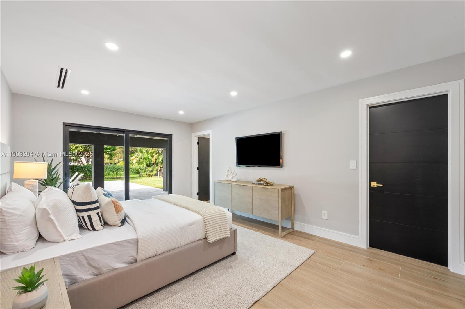 Palmetto Bay, Florida, 33158, United States, 4 Bedrooms Bedrooms, ,4 BathroomsBathrooms,Residential,Active,1988471