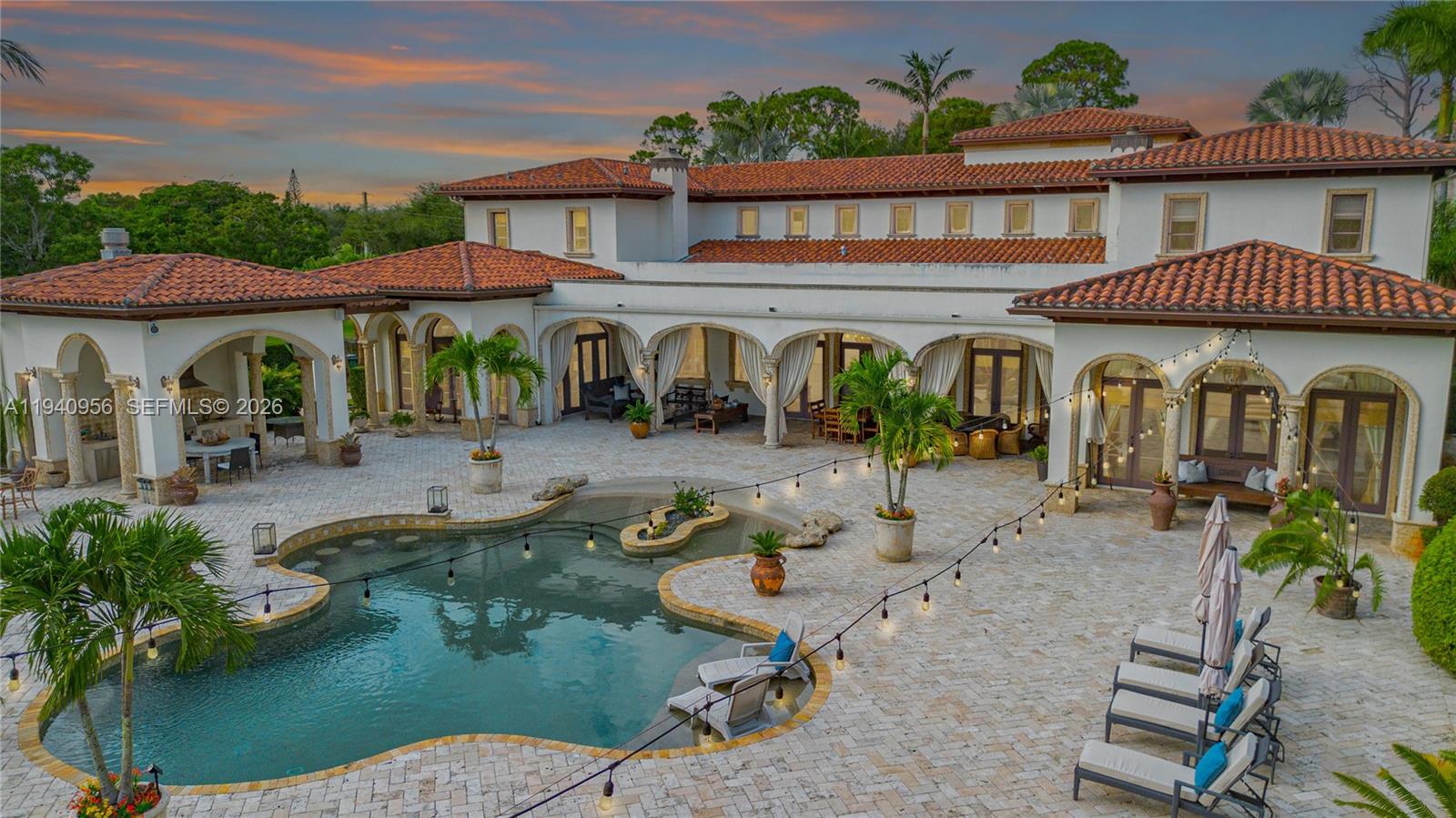 Miami, Florida, 33143, United States, 7 Bedrooms Bedrooms, ,8 BathroomsBathrooms,Residential,Active,2011877