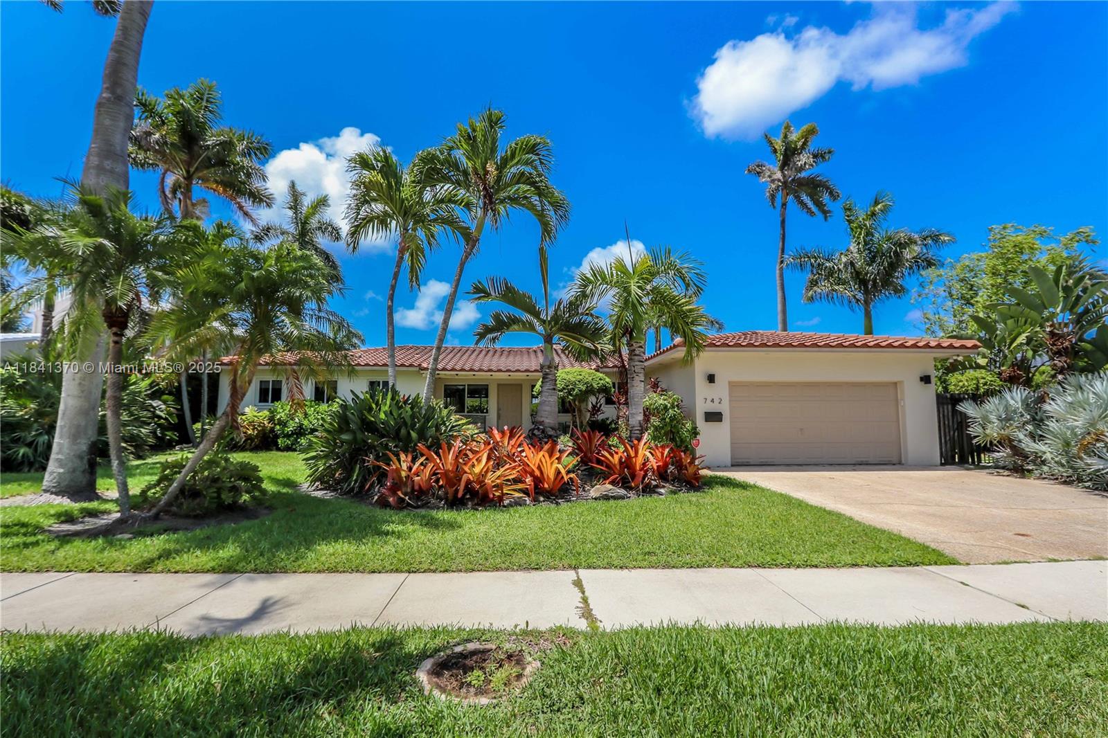 Hollywood, Florida, 33019, United States, 3 Bedrooms Bedrooms, ,3 BathroomsBathrooms,Residential,Active,1893232 Hollywood, Florida, 33019, United States, 3 Bedrooms Bedrooms, ,3 BathroomsBathrooms,Residential,Active,1893232