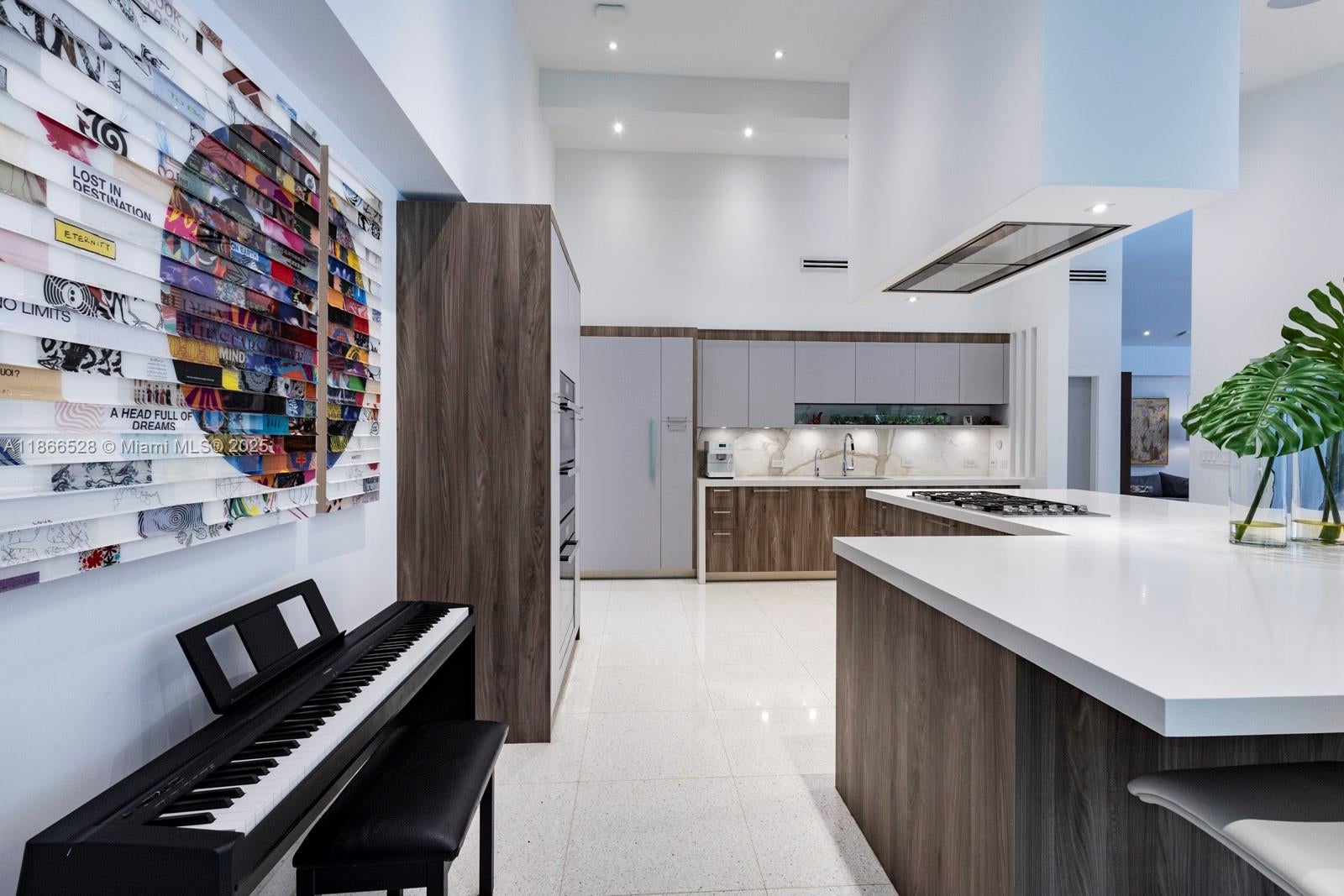 Coral Gables, Florida, 33156, United States, 4 Bedrooms Bedrooms, ,4 BathroomsBathrooms,Residential,Active,1927652