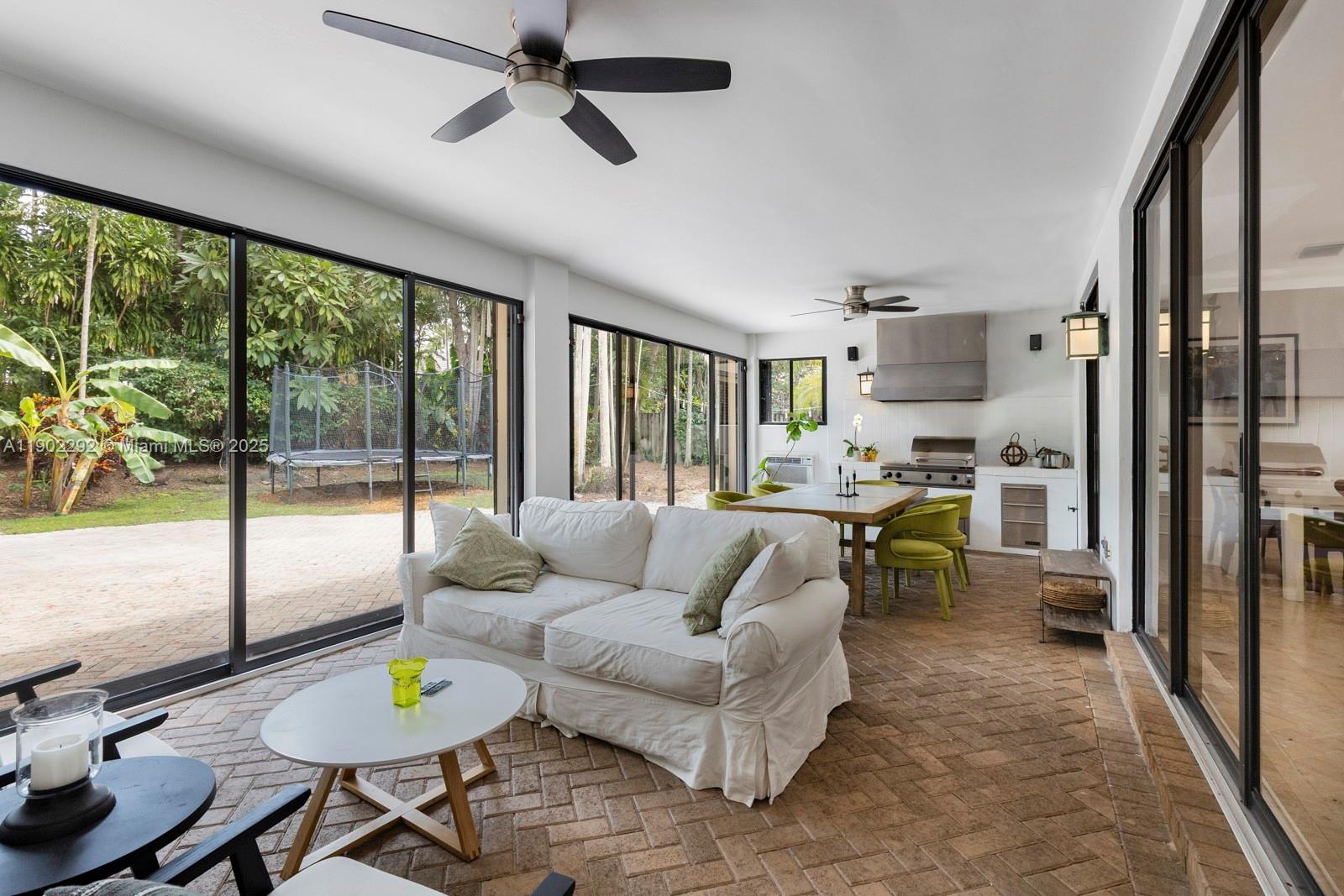 Pinecrest, Florida, 33156, United States, 4 Bedrooms Bedrooms, ,3 BathroomsBathrooms,Residential,Active,1969653