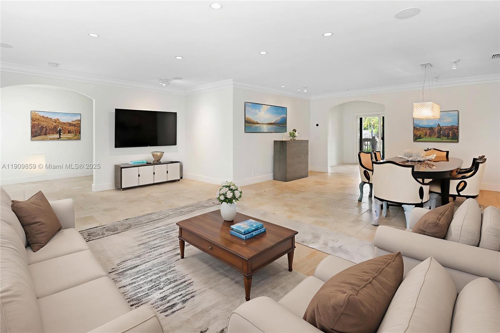 Hollywood, Florida, 33019, United States, 5 Bedrooms Bedrooms, ,4 BathroomsBathrooms,Residential,Active,1988418